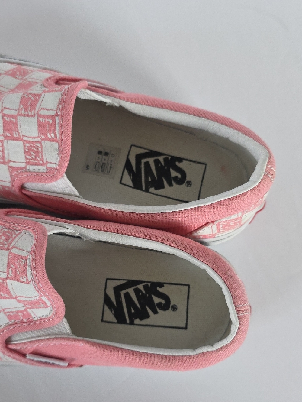 VANS OFF THE WALL Size (5) Pink Checkerboard Classic Slip-On Shoe - Picture 6 of 11
